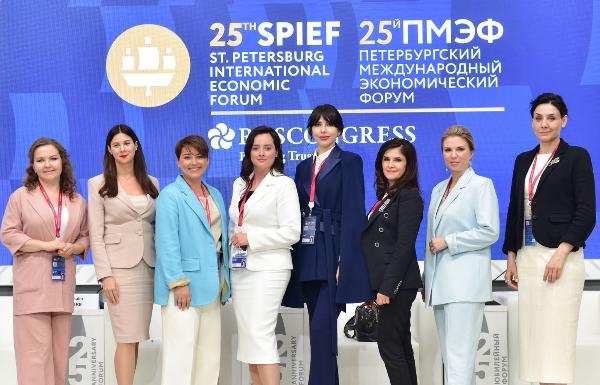 Участницы платформы «Женщины за здоровое общество» приняли активное участие в работе Петербургского международного экономического форума